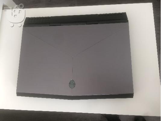 Alienware 15 R3 (i7-7820HK, GTX 1080 Max-Q, Full-HD)